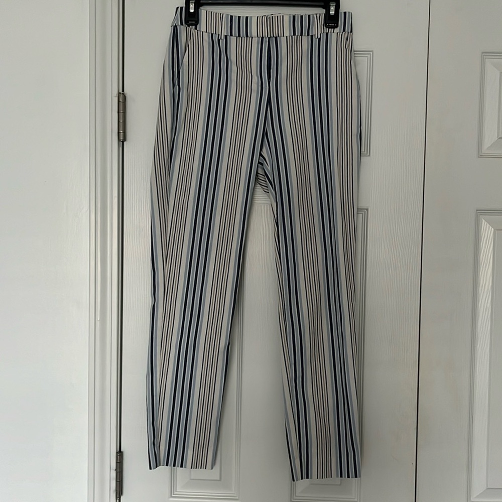 Express columnist ankle mid rise pant.